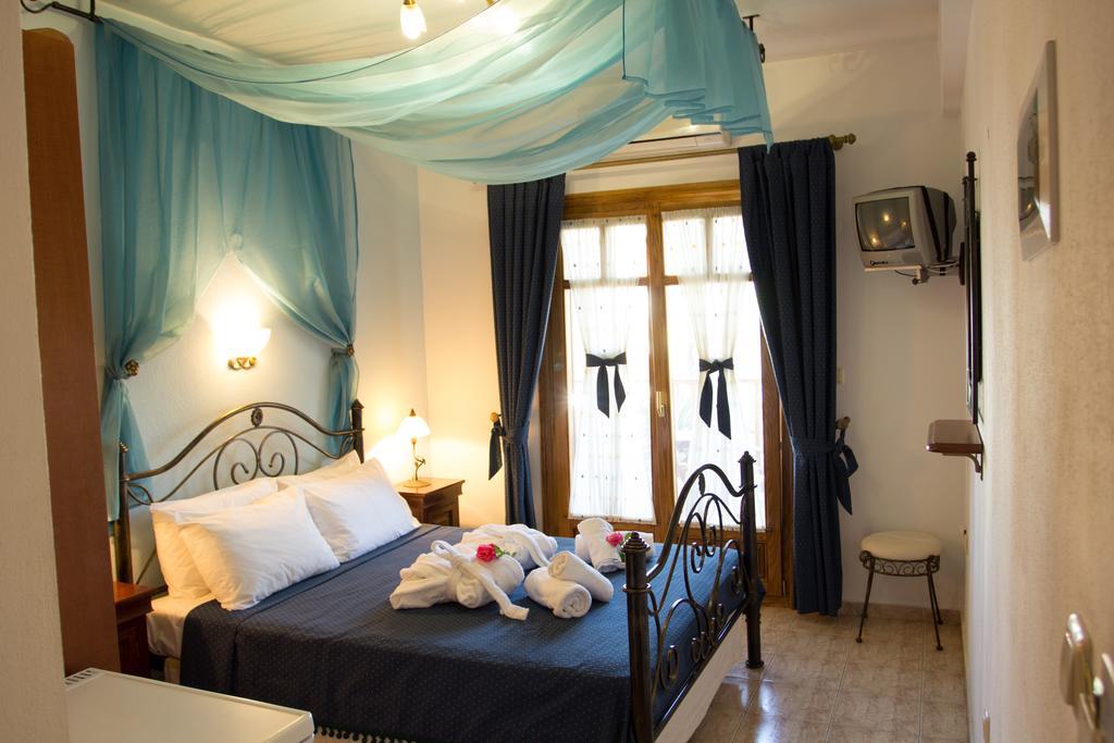 Hotel Ismini Ammouliani Quarto foto